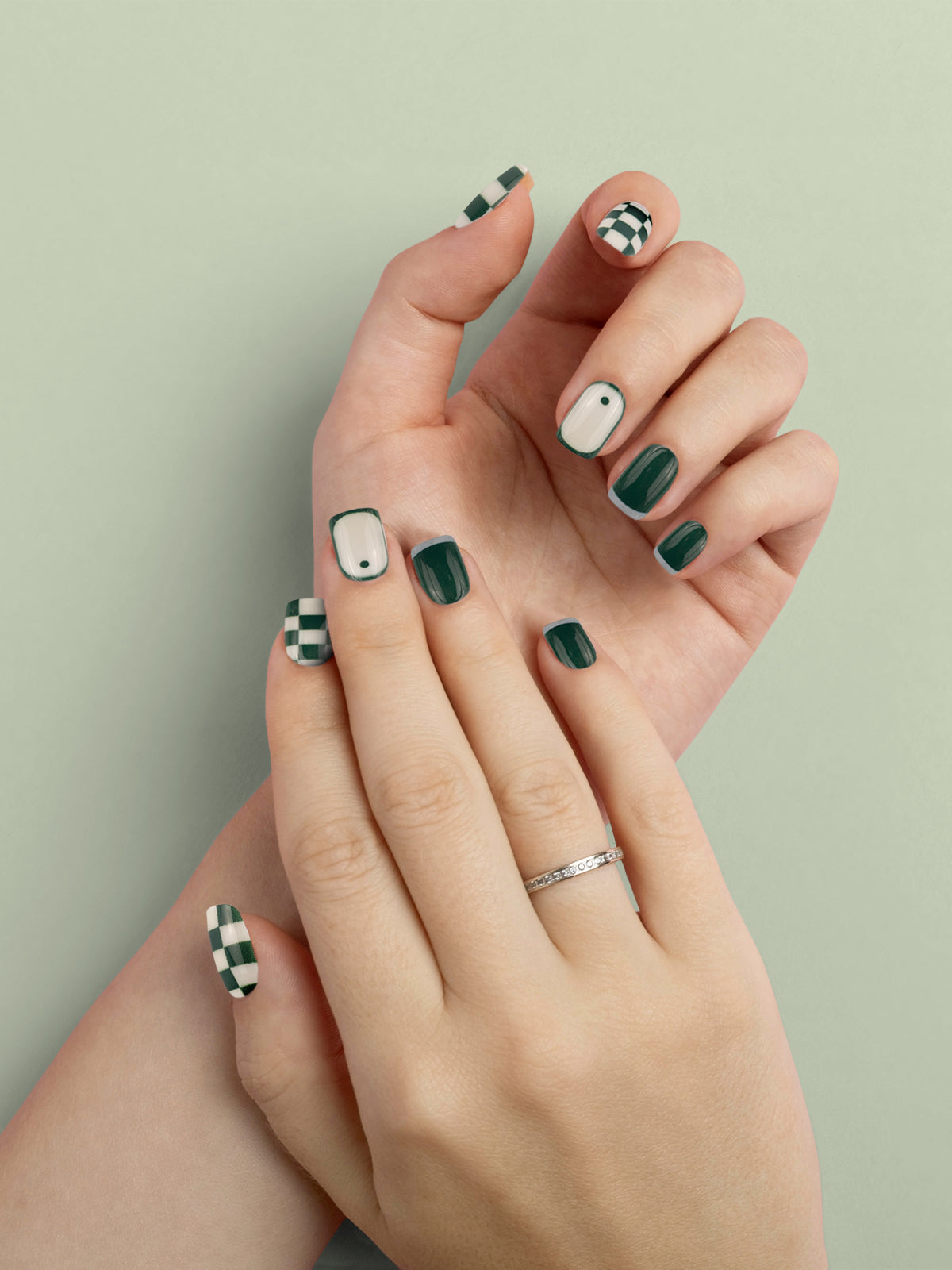 COSMIC_Press-On_Nails_R255-Image_1.jpg COSMIC Press-On Nails - Image 1