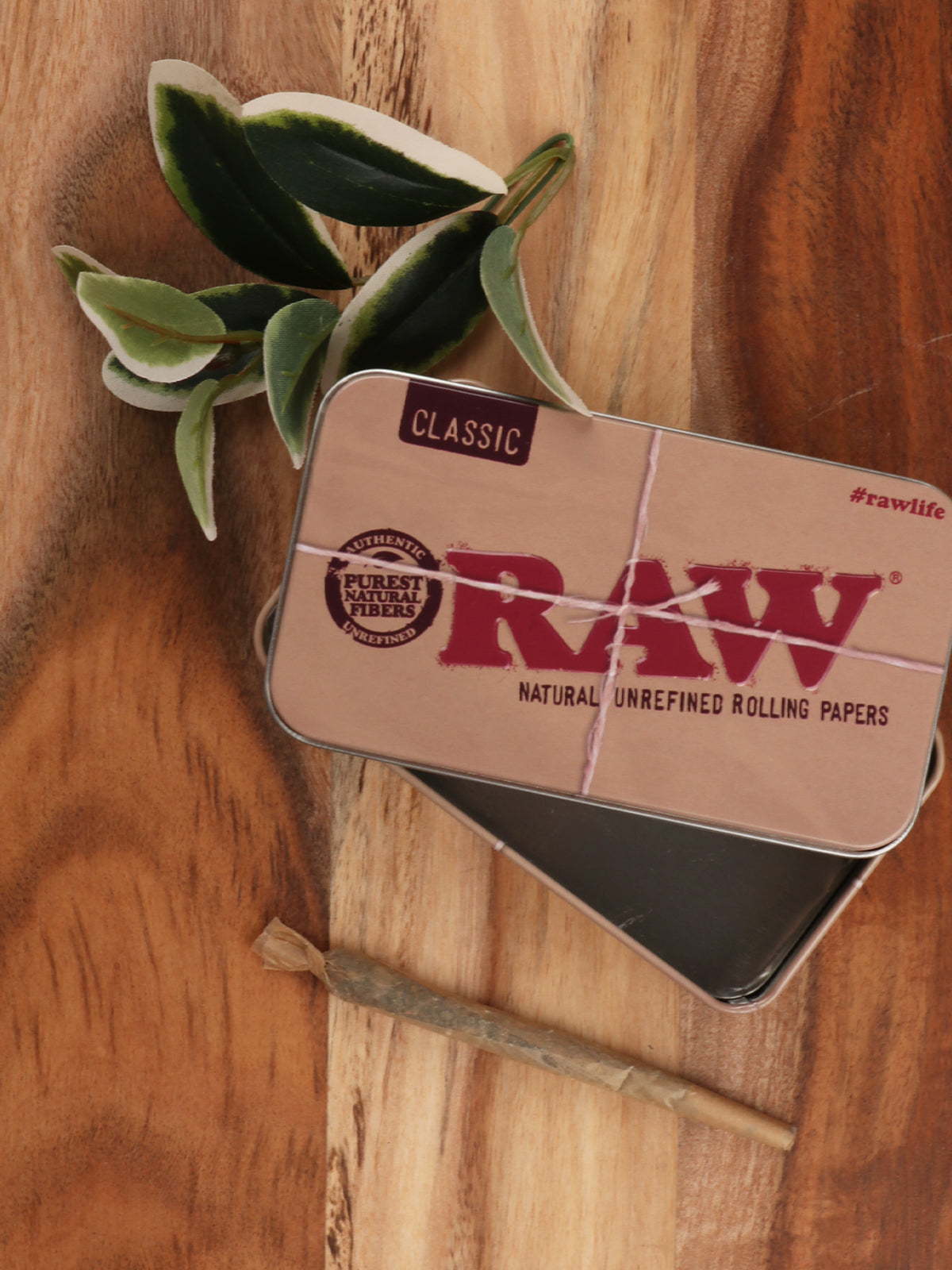 RAW_Stash_Tin_One_Colour-Image_1.jpg RAW Stash Tin - Image 1